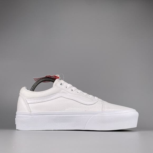 Vans Old Skool Women’s Size 10 Triple White Platform Sneakers Casual Shoes NEW - Picture 5 of 9